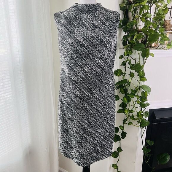 Banana Republic Dresses & Skirts - Banana Republic Black & Whtie Soft Tweed Structured High Neck Dress - Size 10P